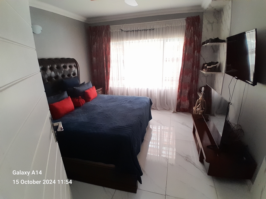 6 Bedroom Property for Sale in Protea Park North West